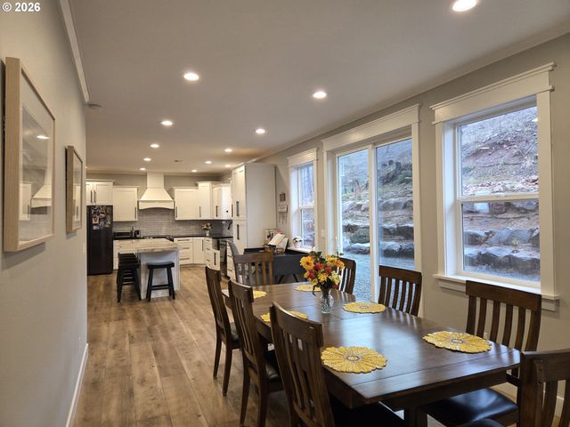 10855 KUBIN Rd Se, Lyons, OR 97358