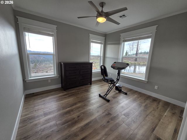 10855 KUBIN Rd Se, Lyons, OR 97358