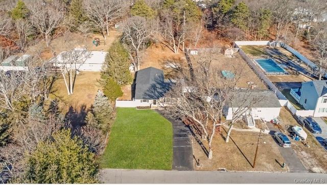 59 Nelson Road, Selden, NY 11784