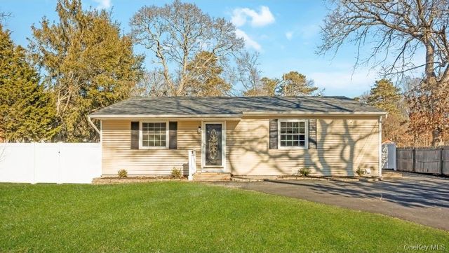 59 Nelson Road, Selden, NY 11784