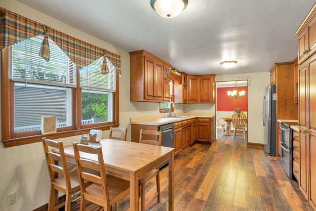 611 WAUBAUNUQUA TRAIL, De Pere, WI 54115