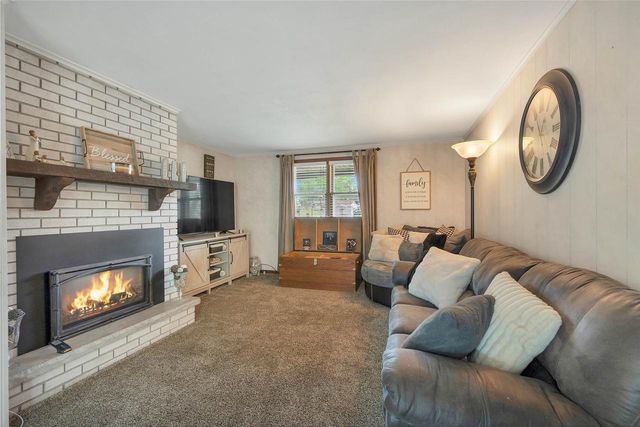 611 WAUBAUNUQUA TRAIL, De Pere, WI 54115