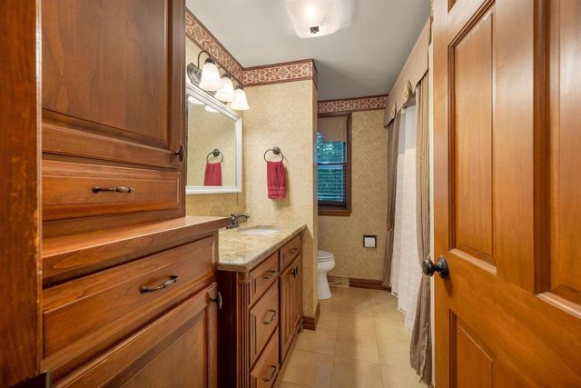 611 WAUBAUNUQUA TRAIL, De Pere, WI 54115