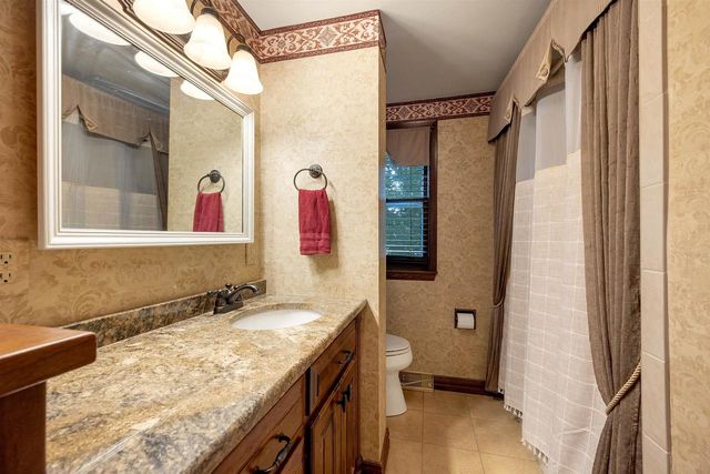 611 WAUBAUNUQUA TRAIL, De Pere, WI 54115