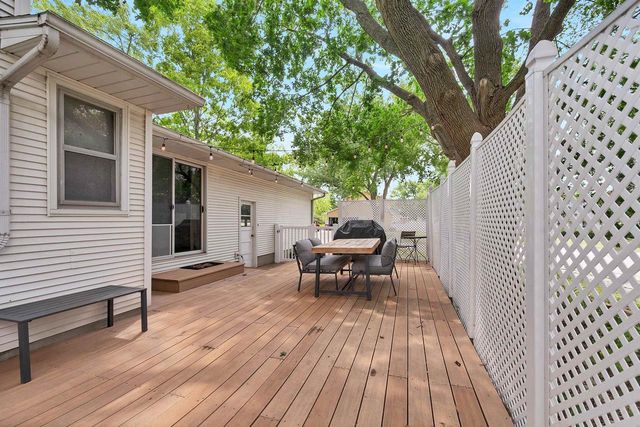611 WAUBAUNUQUA TRAIL, De Pere, WI 54115