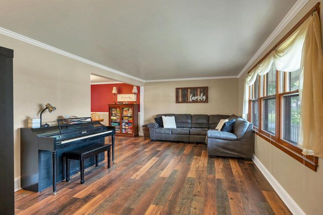 611 WAUBAUNUQUA TRAIL, De Pere, WI 54115