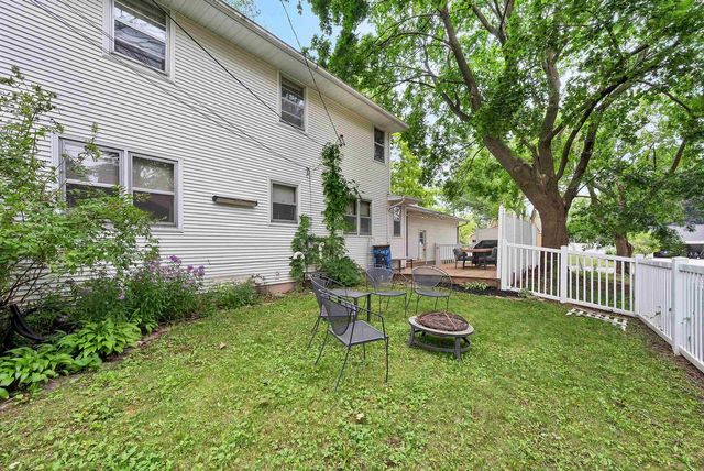 611 WAUBAUNUQUA TRAIL, De Pere, WI 54115
