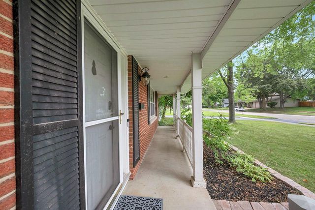 611 WAUBAUNUQUA TRAIL, De Pere, WI 54115