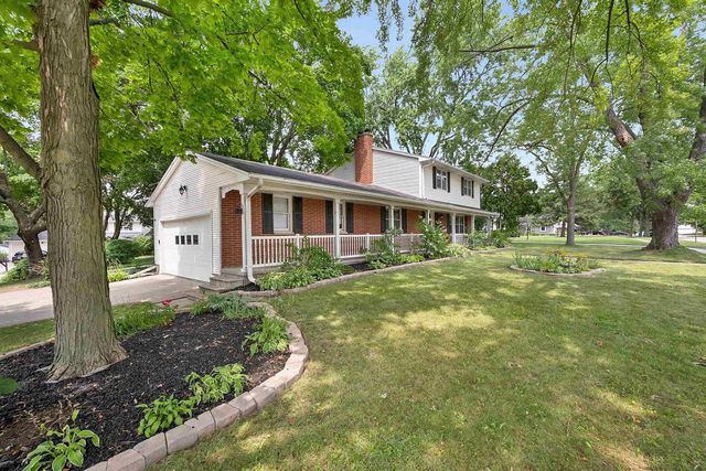 611 WAUBAUNUQUA TRAIL, De Pere, WI 54115