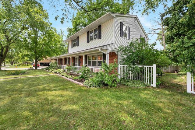 611 WAUBAUNUQUA TRAIL, De Pere, WI 54115
