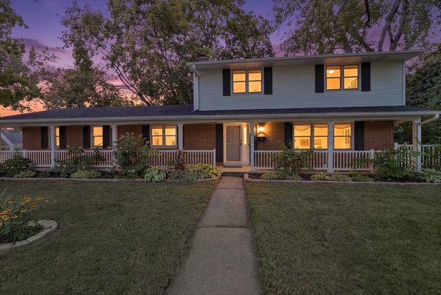 611 WAUBAUNUQUA TRAIL, De Pere, WI 54115