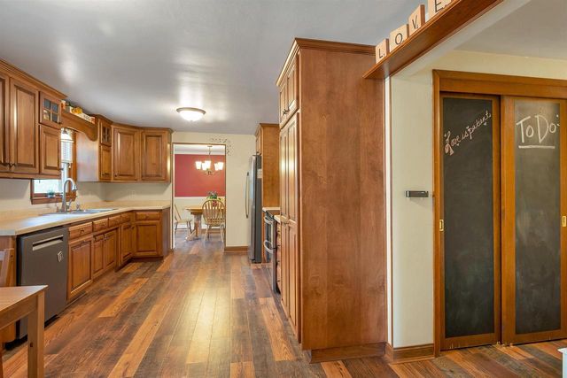 611 WAUBAUNUQUA TRAIL, De Pere, WI 54115