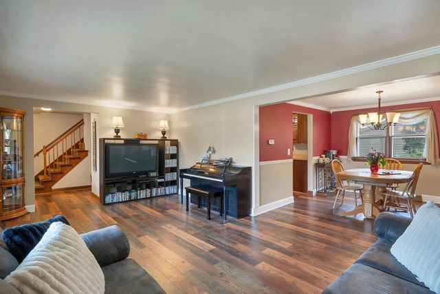 611 WAUBAUNUQUA TRAIL, De Pere, WI 54115