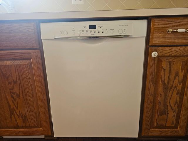 44134 Kendyl Drive, Sterling Heights, MI 48314