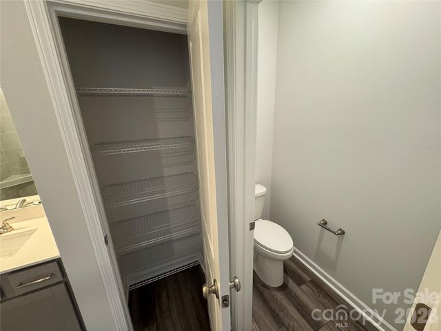 4614 Lakeview Road 2, Charlotte, NC 28216