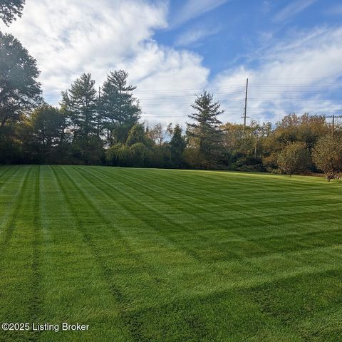 4308 Sadie Ln, Louisville, KY 40216