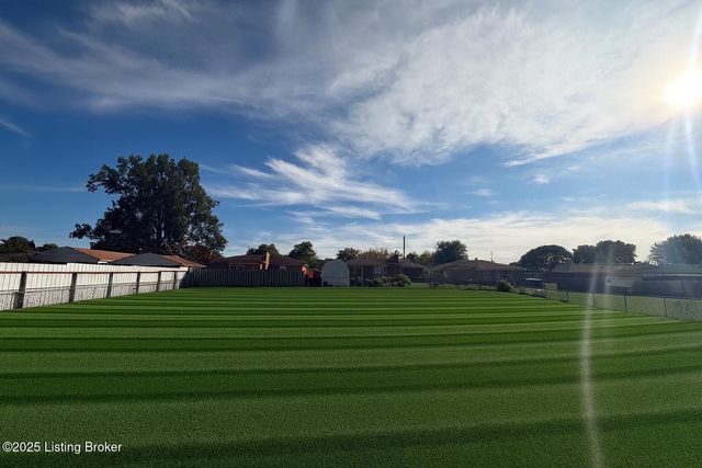 4308 Sadie Ln, Louisville, KY 40216