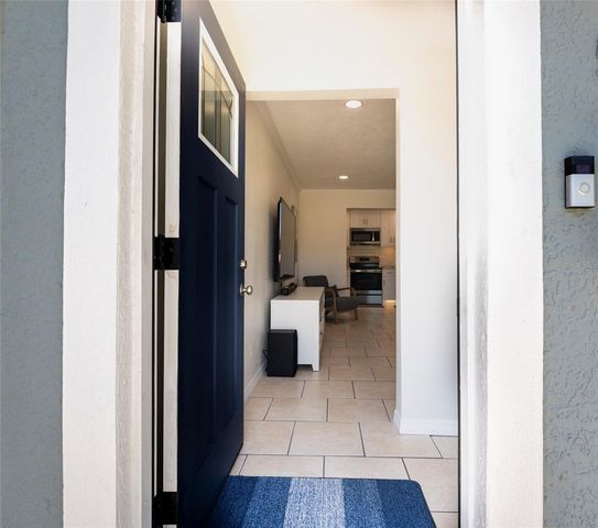 569 BAMBOO DRIVE S, St Petersburg, FL 33707