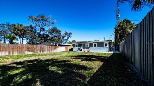 569 BAMBOO DRIVE S, St Petersburg, FL 33707