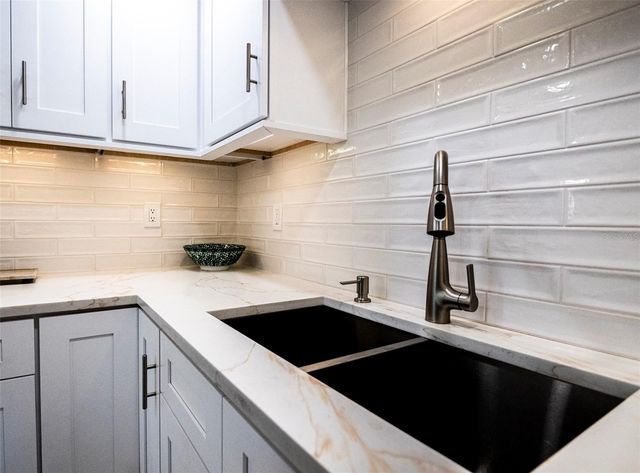 569 BAMBOO DRIVE S, St Petersburg, FL 33707