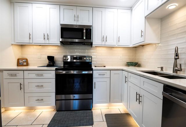 569 BAMBOO DRIVE S, St Petersburg, FL 33707