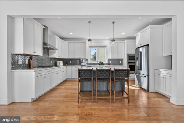 1417 S NELSON ST, Arlington, VA 22204