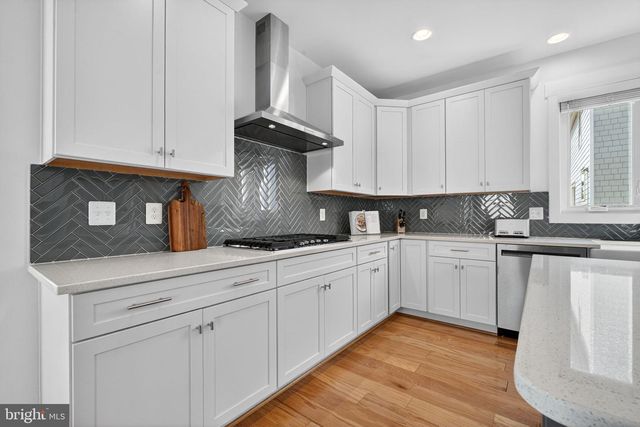 1417 S NELSON ST, Arlington, VA 22204