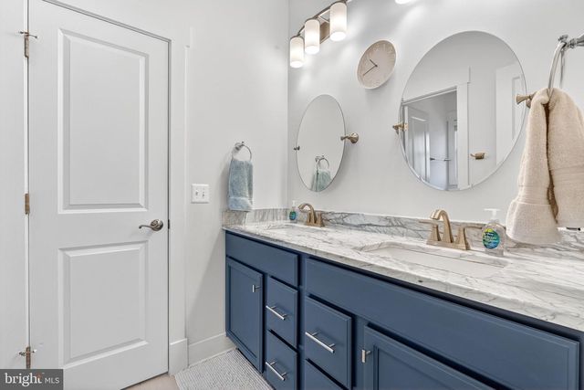 1417 S NELSON ST, Arlington, VA 22204