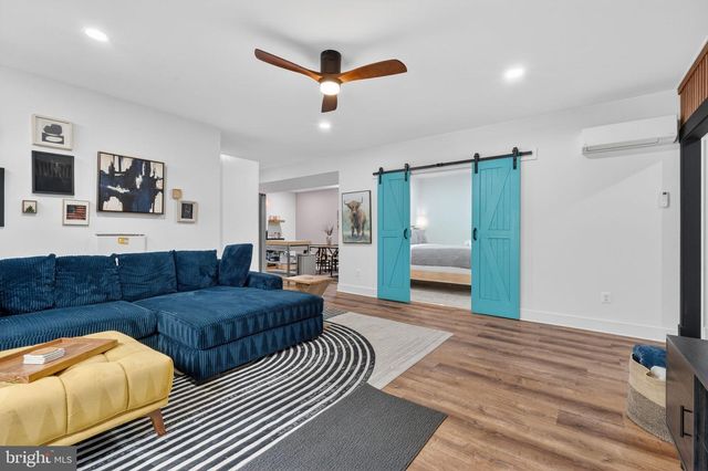 1417 S NELSON ST, Arlington, VA 22204
