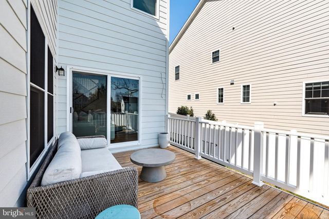 1417 S NELSON ST, Arlington, VA 22204