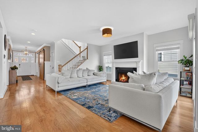 1417 S NELSON ST, Arlington, VA 22204