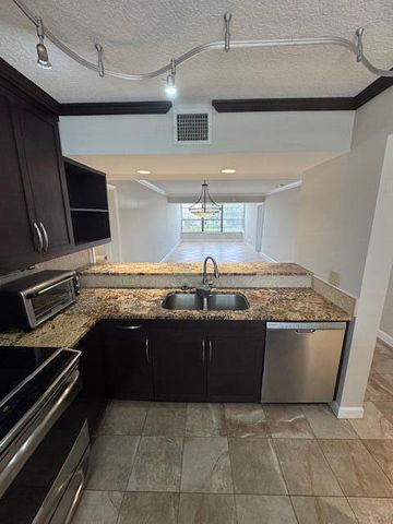 3540 Whitehall Drive 202, West Palm Beach, FL 33401