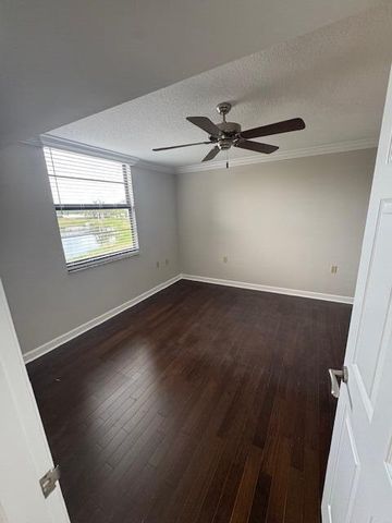 3540 Whitehall Drive 202, West Palm Beach, FL 33401