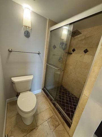 3540 Whitehall Drive 202, West Palm Beach, FL 33401