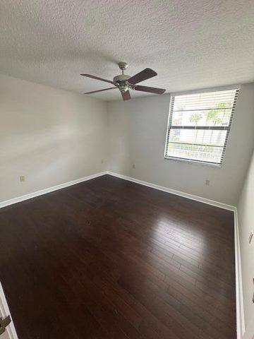 3540 Whitehall Drive 202, West Palm Beach, FL 33401