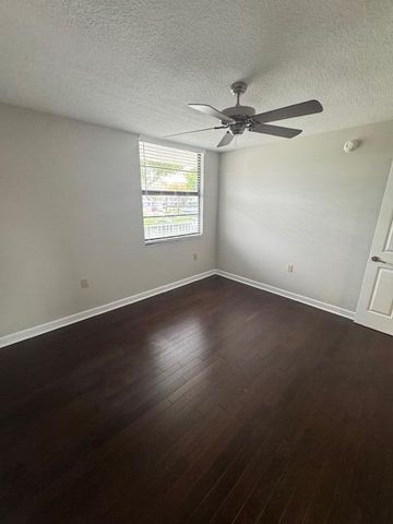 3540 Whitehall Drive 202, West Palm Beach, FL 33401