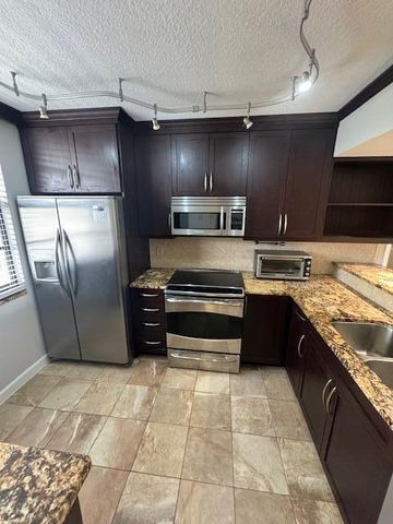 3540 Whitehall Drive 202, West Palm Beach, FL 33401
