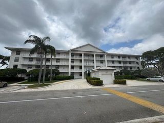 3540 Whitehall Drive 202, West Palm Beach, FL 33401