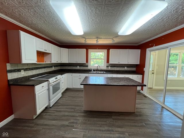 6238 E Southport Road, Indianapolis, IN 46237