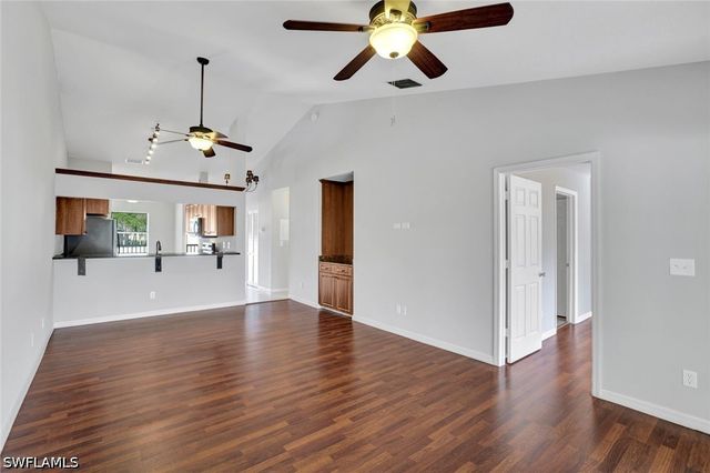 120 Pebble Shores DR 205, Naples, FL 34110