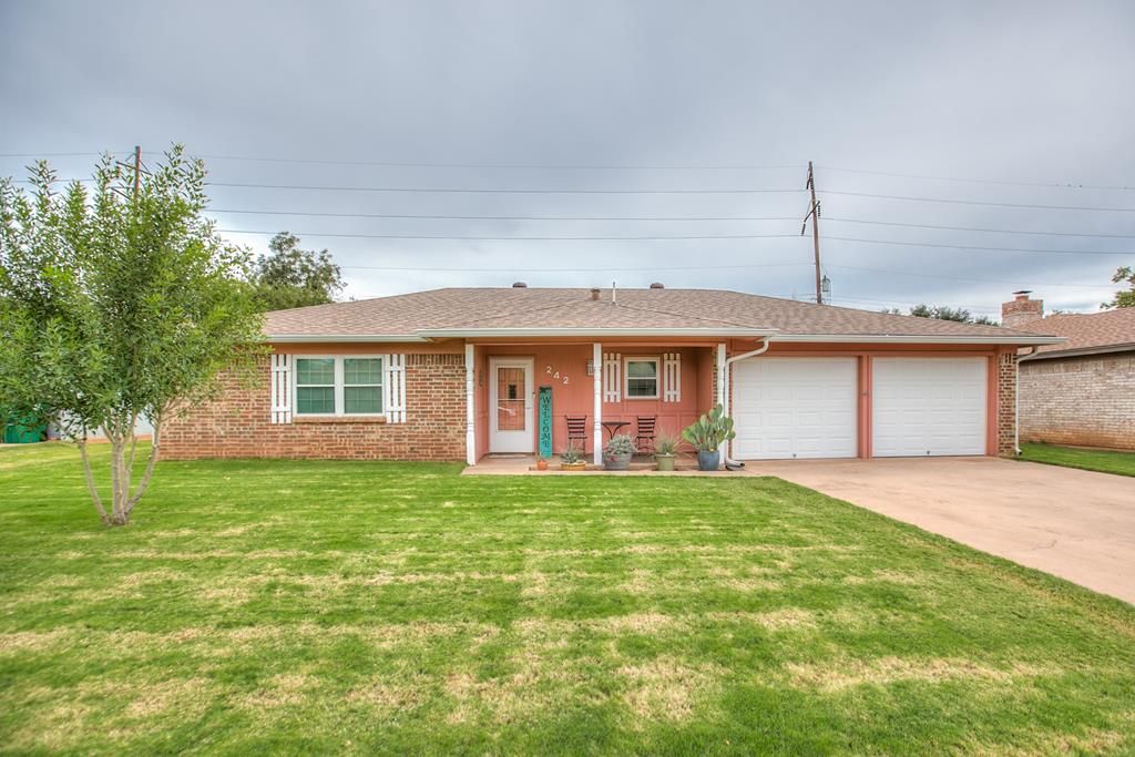 Image 3 of property listing at 242 Amistad Rd, San Angelo, TX 76901