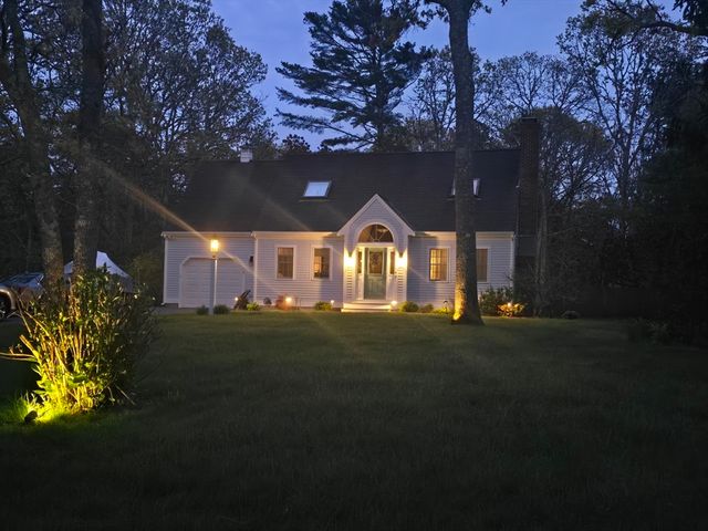 66 Bog River Bnd, Mashpee, MA 02649