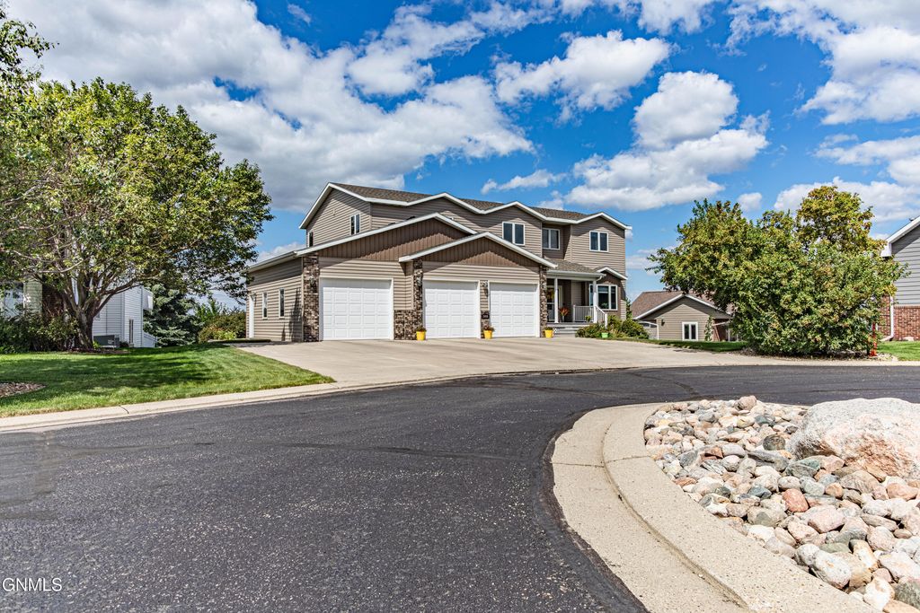 1908 Harding Place, Bismarck, ND 58501 photo 5