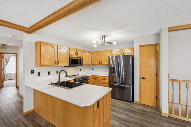 1400 S 52nd Street 13, West Des Moines, IA 50265