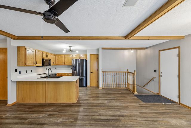 1400 S 52nd Street 13, West Des Moines, IA 50265