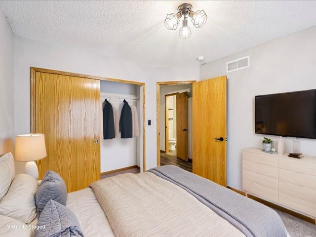 1400 S 52nd Street 13, West Des Moines, IA 50265