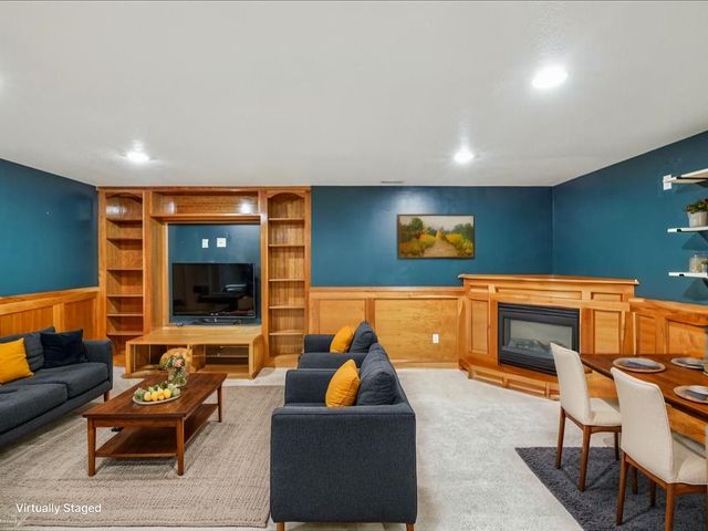 1400 S 52nd Street 13, West Des Moines, IA 50265