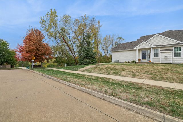 1400 S 52nd Street 13, West Des Moines, IA 50265