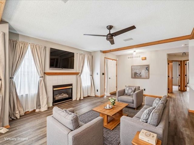 1400 S 52nd Street 13, West Des Moines, IA 50265