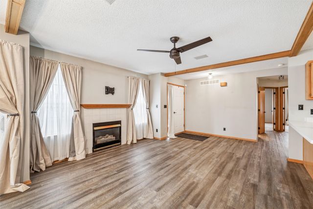 1400 S 52nd Street 13, West Des Moines, IA 50265